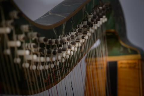 German Baroque Harp by Claus Henry Hüttel - Photo: André Wagenzik